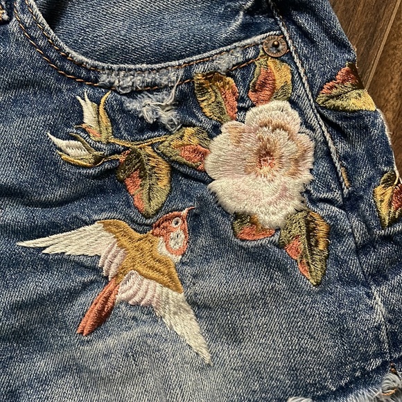 Embroidered festival shorts. 0 - Picture 3 of 9